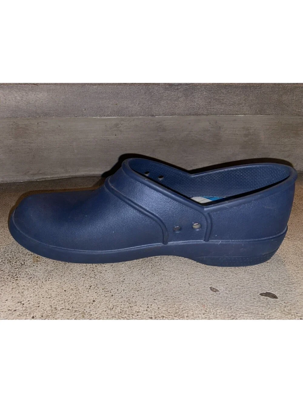 Crocs Women’s Size 10 Slip Resistant Black Clogs Nurse Shoes Argyle Work Comfort